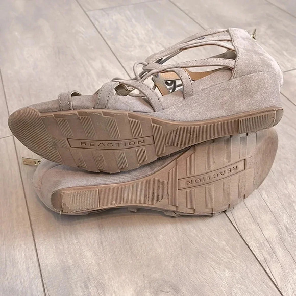 KENNETH COLE Suede Lace-Up Wedge Sandal, Size 7.5 - Picture 6 of 7